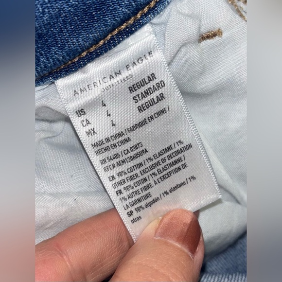 American Eagle Mom Jeans Size 4 - Picture 4 of 11
